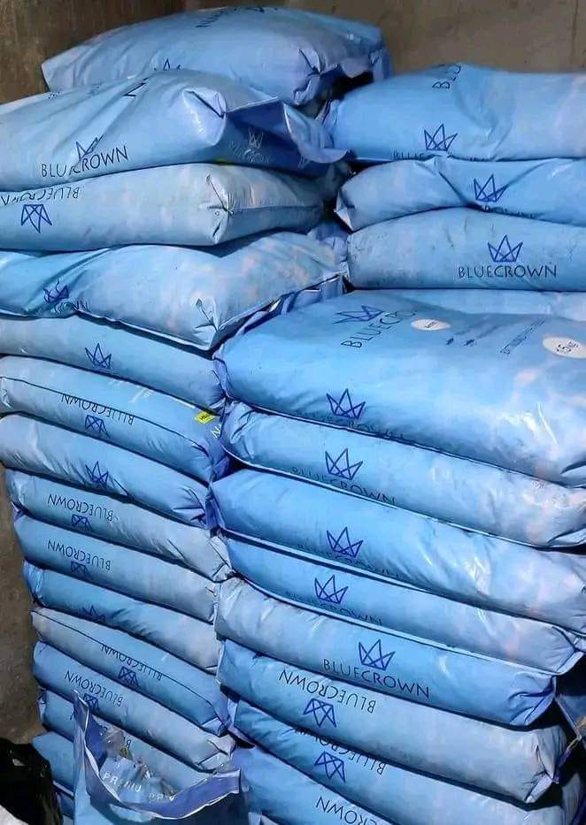 aliment de poisson BlueCrown en sac de 15 kg tailles: 2mm – Image 2