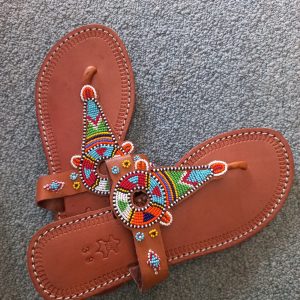 sandale africaine à perles. pointure: 37,38,39,40.