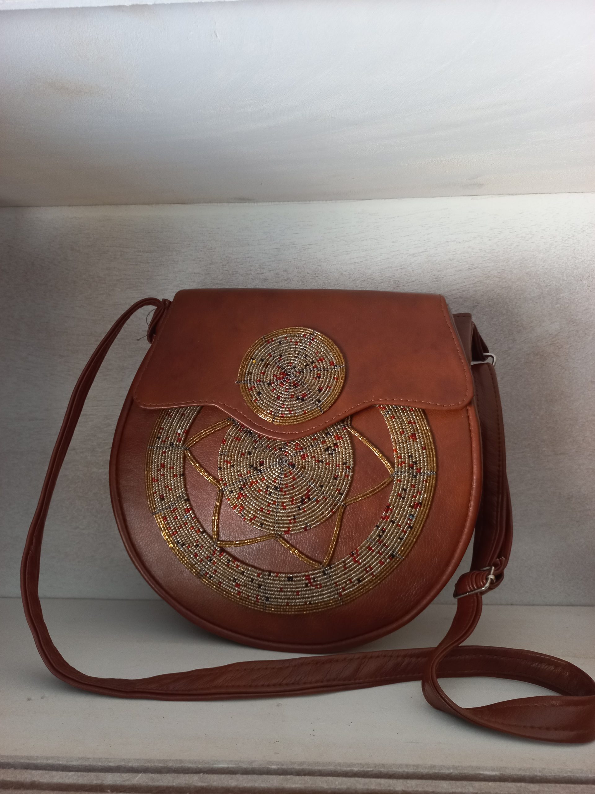 Le Sac Cercle en Cuir & Perles – L'Élégance à l'état pur